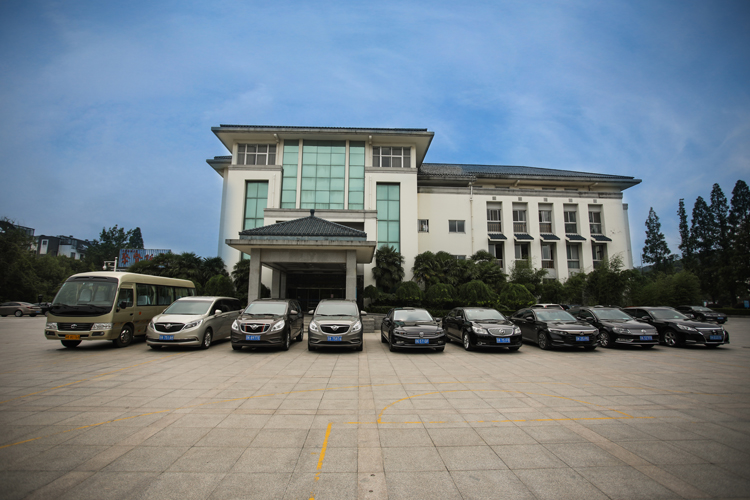 扬州锦润汽车服务全车照片